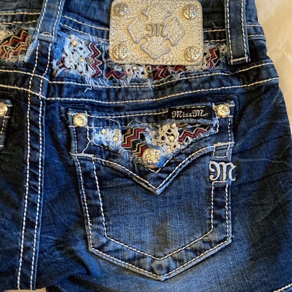 Miss Me Shorts - Picture 2 of 5